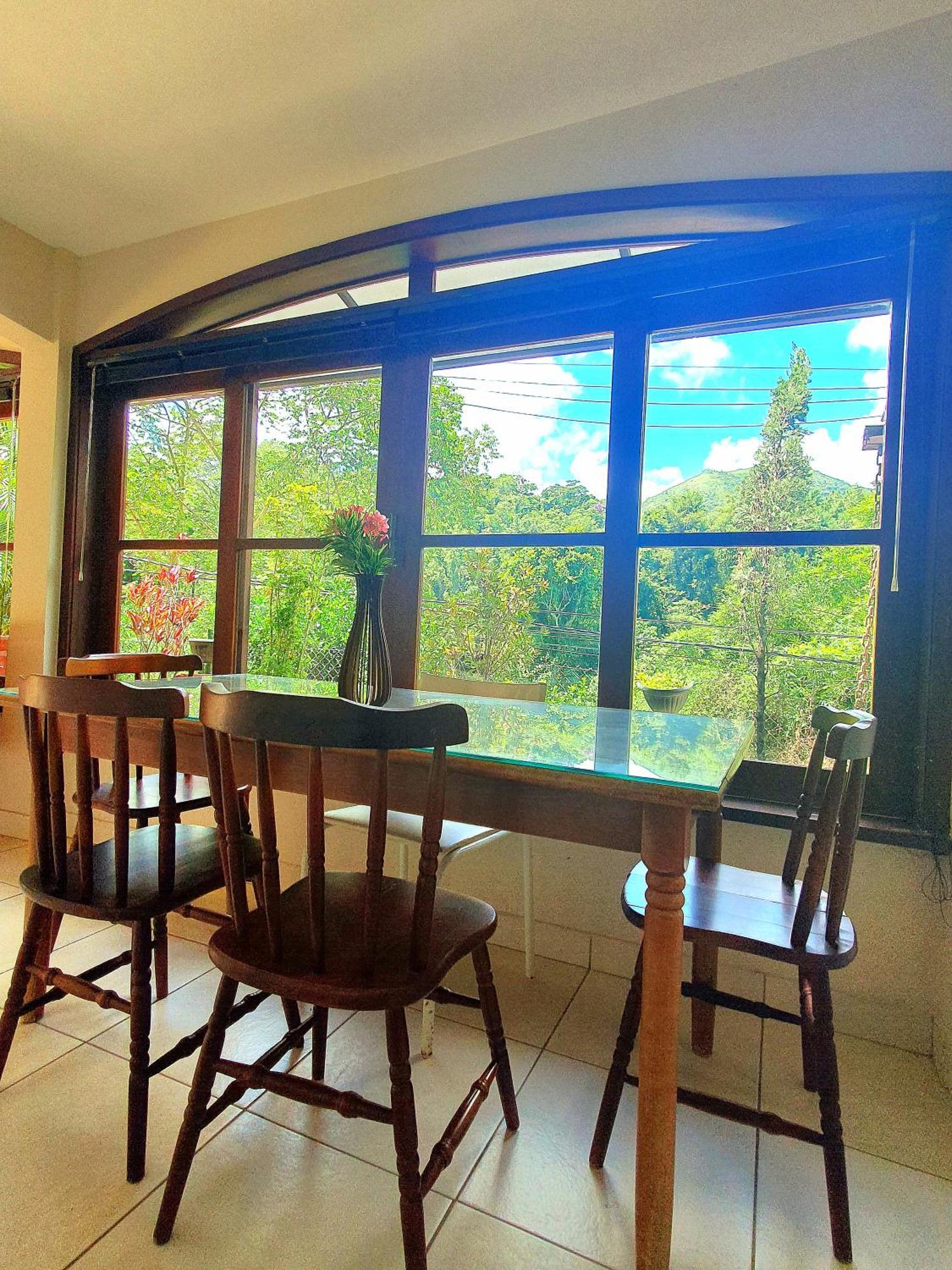 Aconchego De Itaipava - Casa De 3 Quartos, Equipada, Area Kids, Jacuzzi, Pet Friendly, Churrasqueira, Em Meio A Natureza E Proximo Ao Centro Do Bairro Petrópolis Dış mekan fotoğraf
